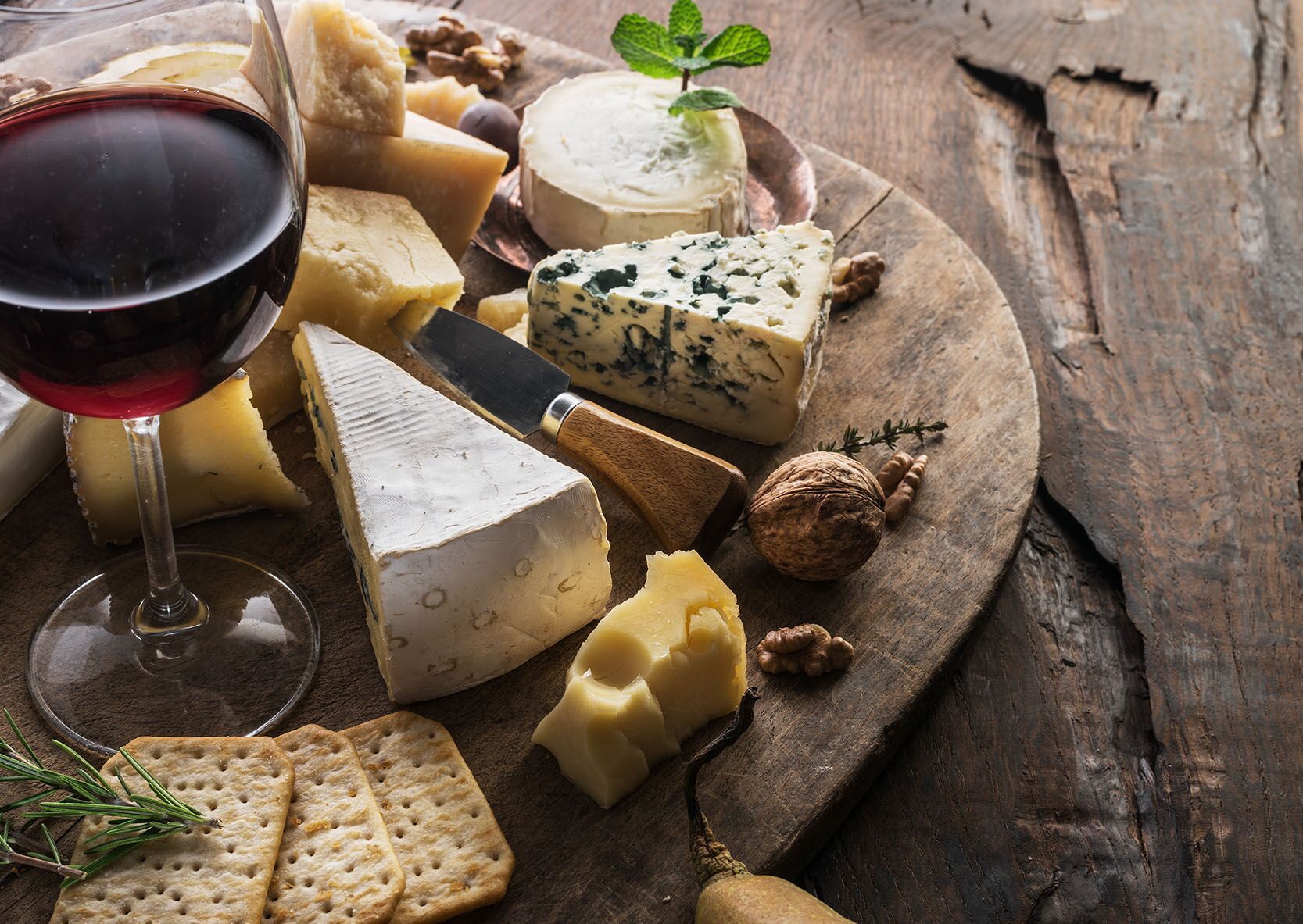 PECORINO AFFINATO IN CROSTA CON PAGLIA E FIENO - immagine 4
